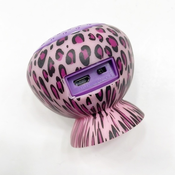 Mini purple leopard bluetooth speaker - Picture 3 of 5